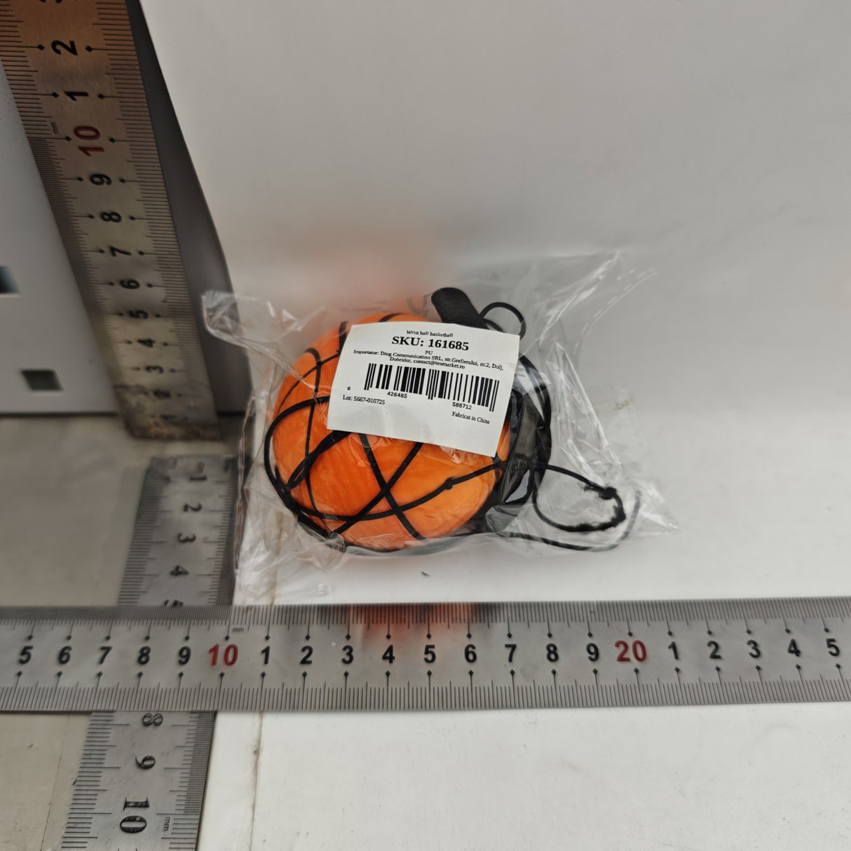 Minge Saltareata Hiperelastica, Vivimall, Model Minge de Basket cu Fixare de Mana, Space Moon Ball foarte Elastica, Antistress pentru Copii, Diametru 66 mm, Portocaliu - vivimall.ro