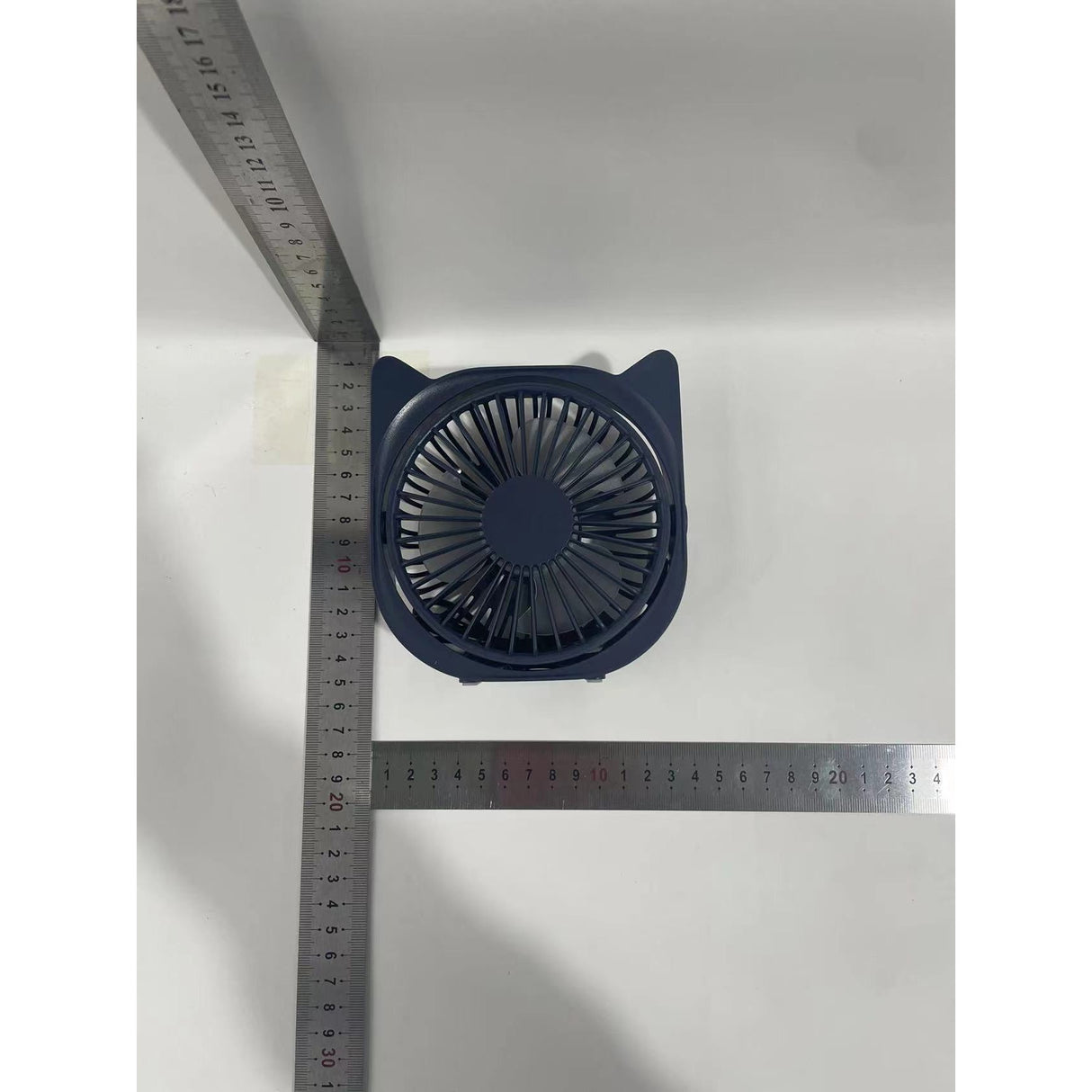 Mini ventilator pentru birou cu usb, Vivimall, rotire 360 grade, 3 viteze, 13.5 x 12,8 cm, Albastru - vivimall.ro