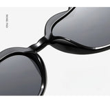 Ochelari in Forma de Inima, Vivimall, pentru Petrecerea Burlacitelor, Tematica Nunta, Protectie Soare, 14.7x4.9x14.2 cm, Negru - vivimall.ro