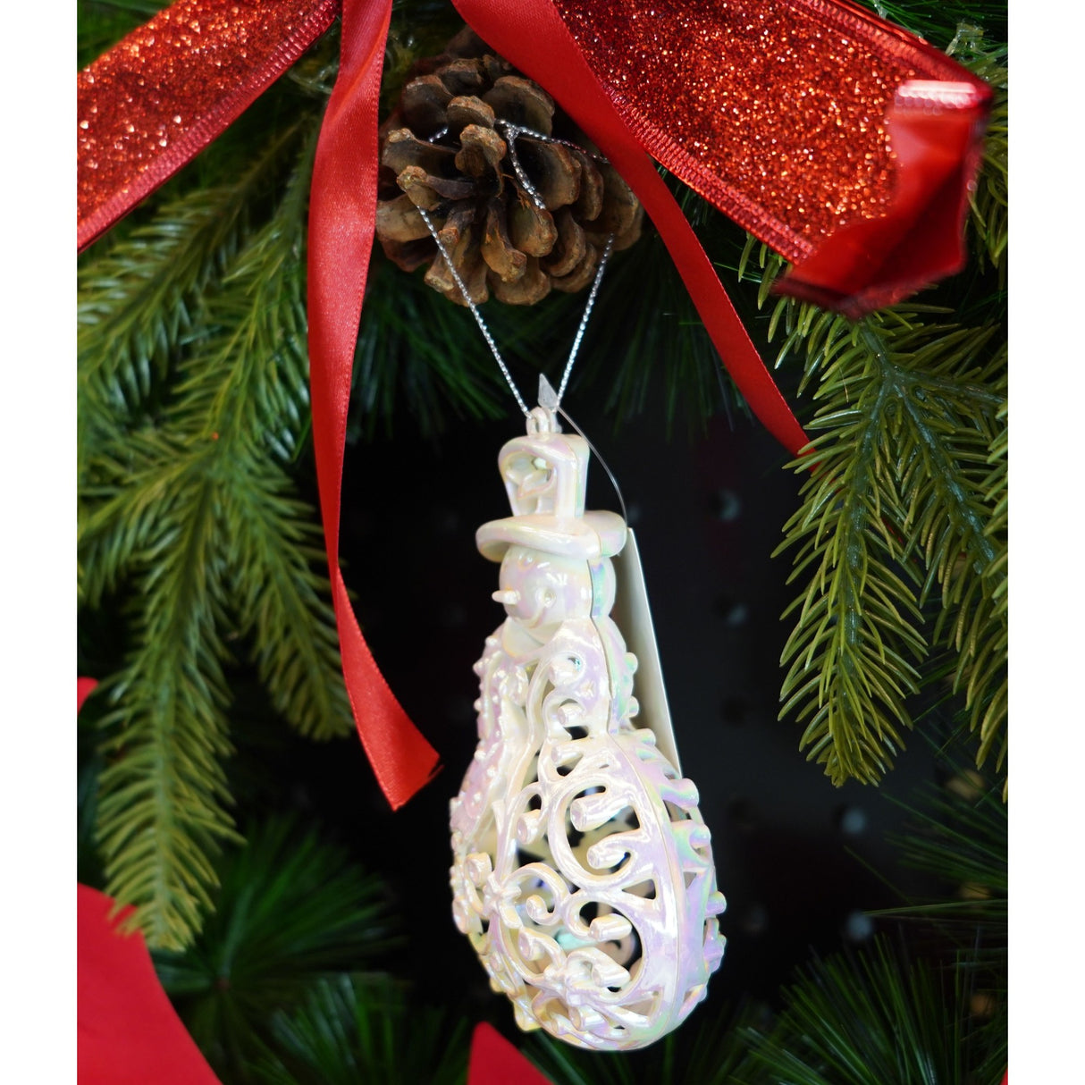 Ornament brad de Craciun, Perlat, in forma de Om de zapada, 8 cm x 13 cm, Plastic, Vivimall - vivimall.ro