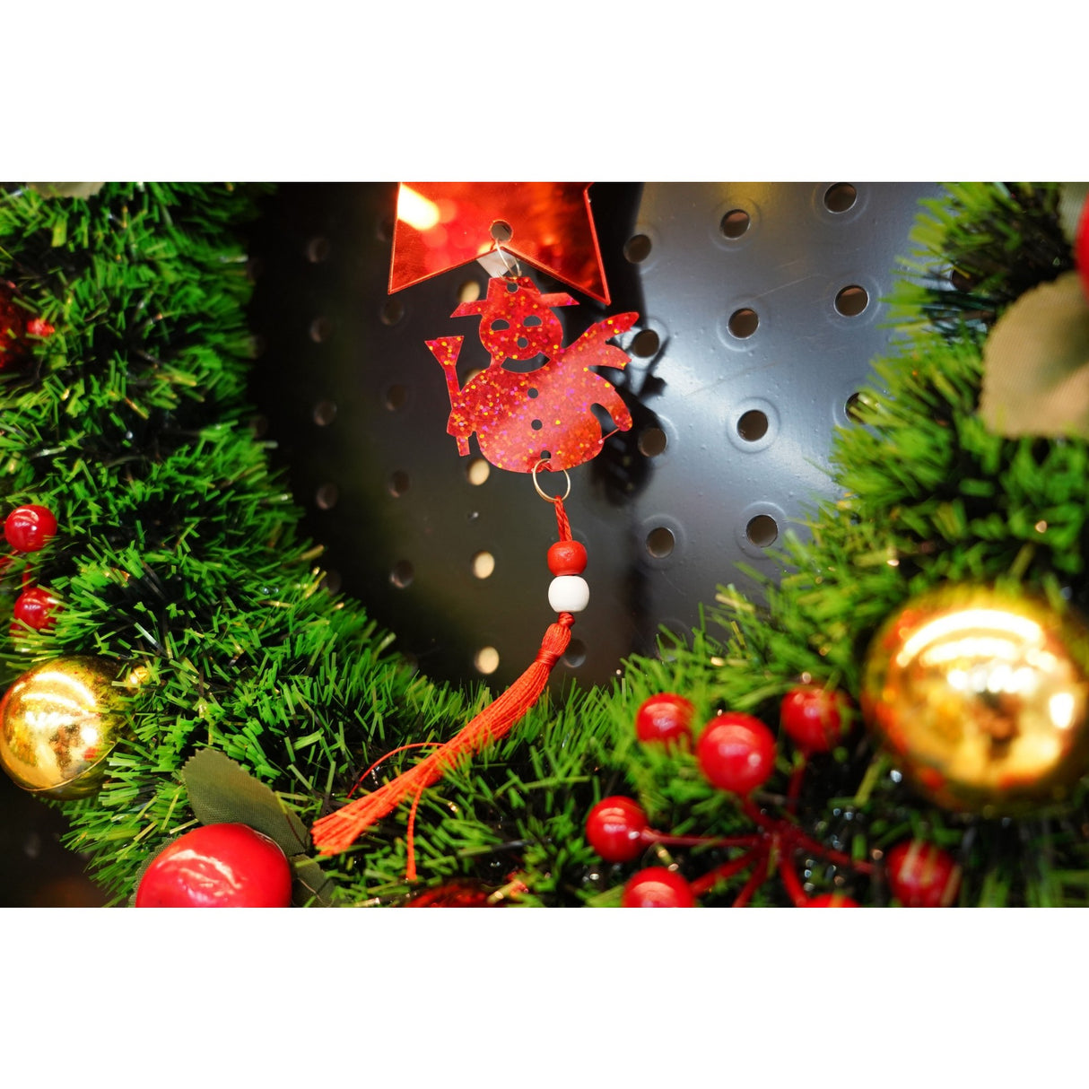 Ornament brad, Flippy, Stea, Om de zapada, Rosu, Lucios, 10*28CM, Acril, Interior/ Exterior - vivimall.ro