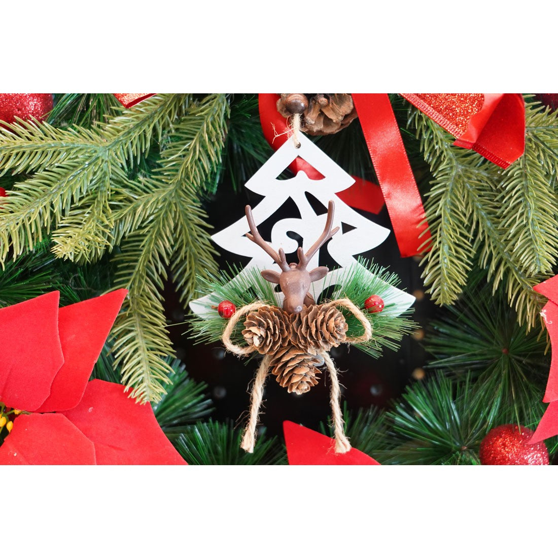 Ornament de brad cerb cu pom de craciun, Vivimall, multicolor, lemn, 18 cm - vivimall.ro