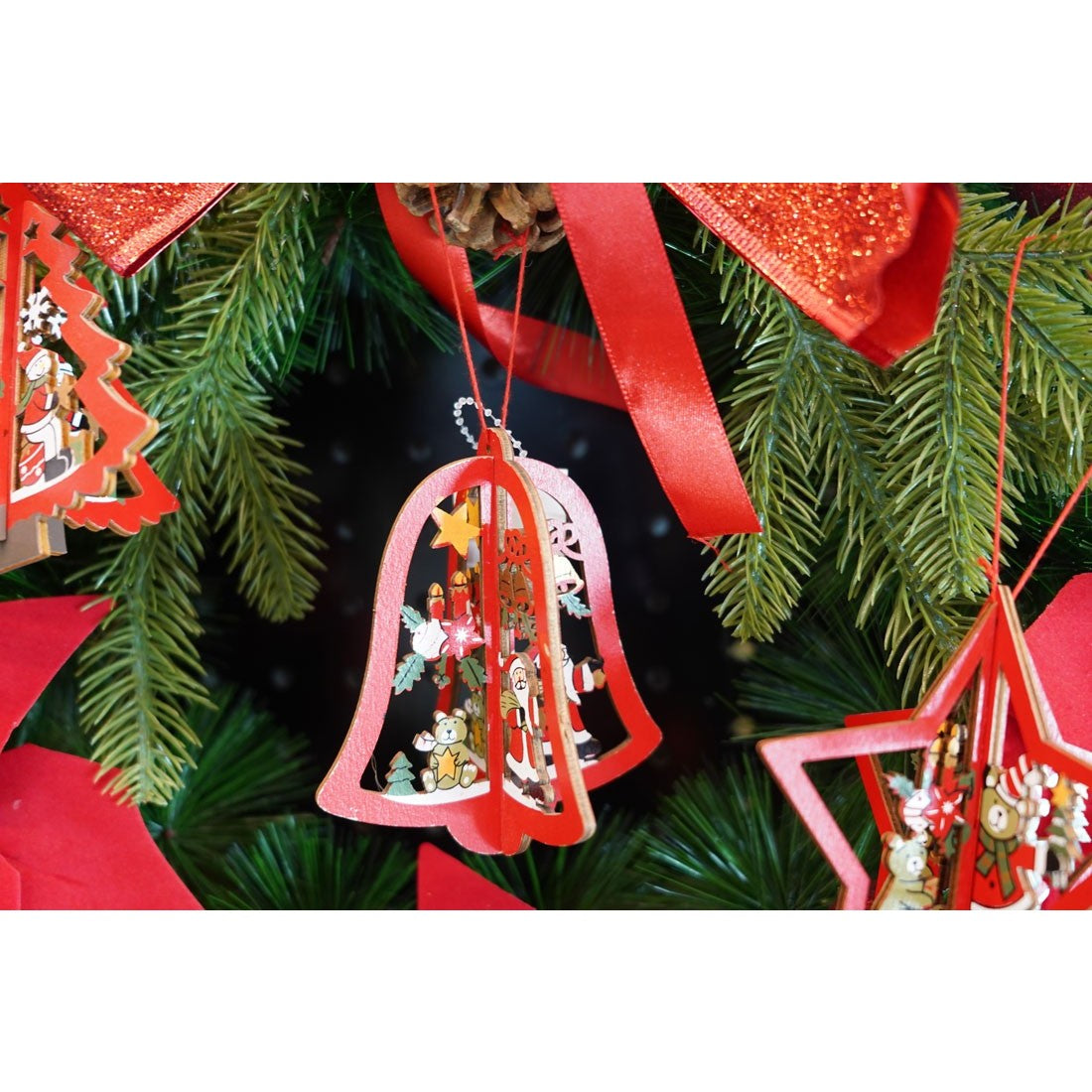 Ornament de brad clopotel, Vivimall, multicolor, lemn, 10.5x9.5 cm - vivimall.ro