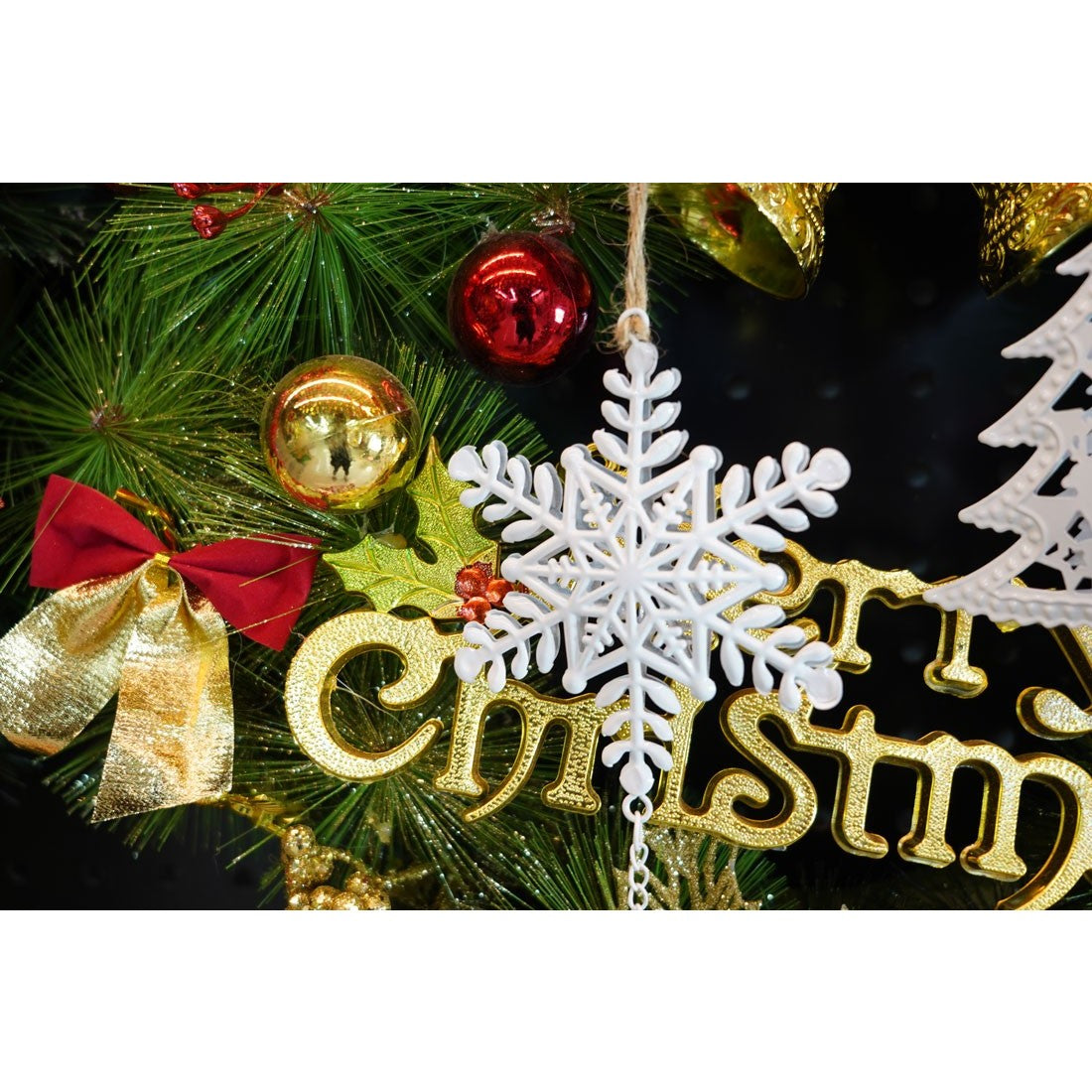 Ornament de brad fulg de nea, Vivimall, alb, metal, 20 cm - vivimall.ro