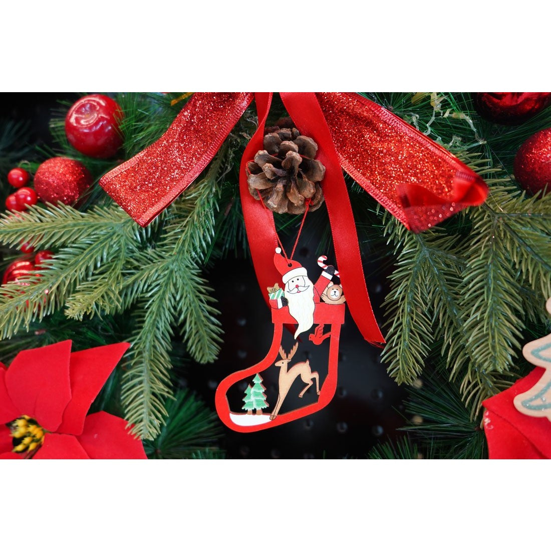 Ornament de brad Mos Craciun cu cerb, Vivimall, multicolor, lemn, 10 cm - vivimall.ro