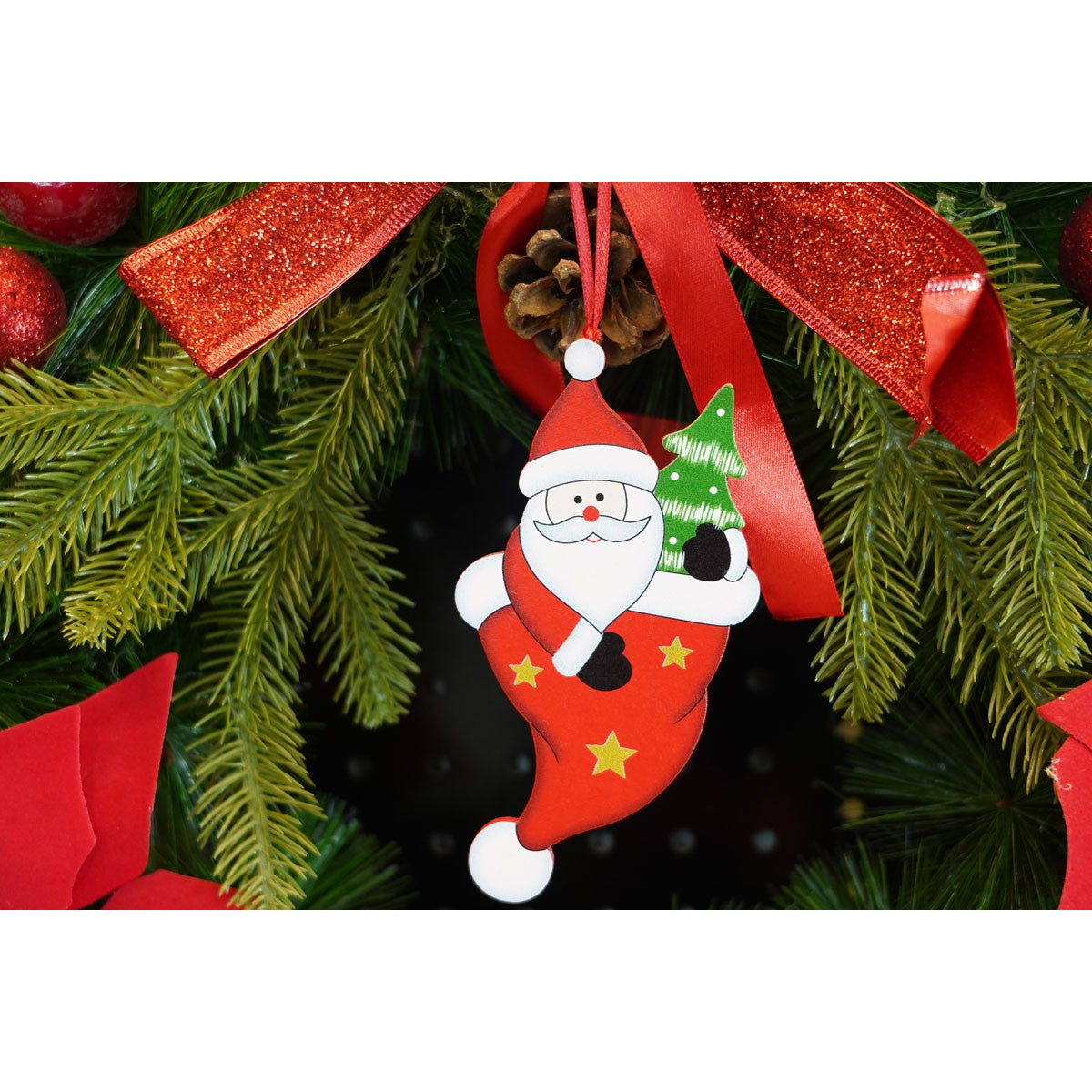 Ornament de brad Mos Craciun in caciula, Vivimall, rosu, lemn, 14 cm - vivimall.ro