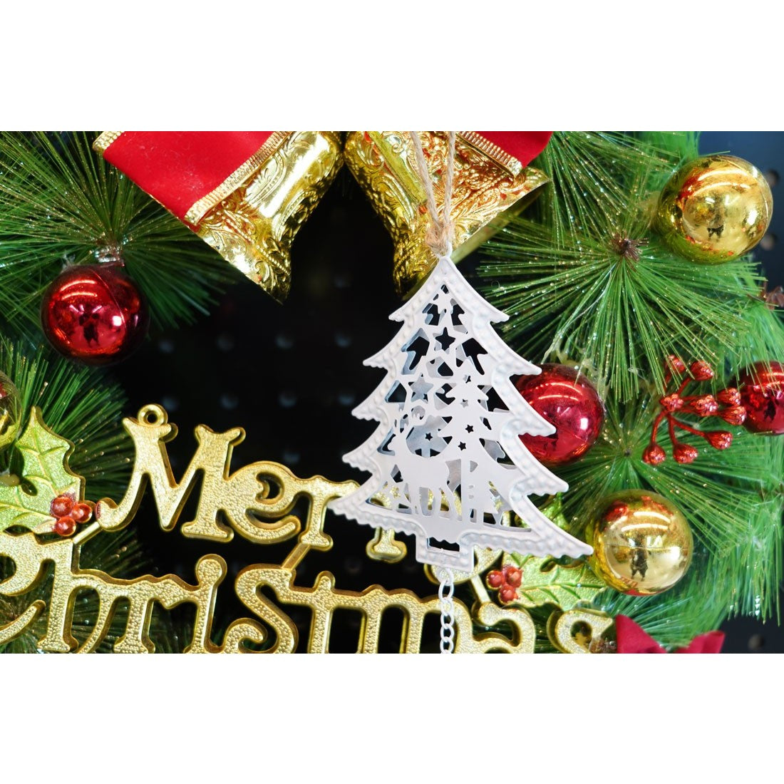 Ornament de brad pom de craciun, Vivimall, alb, metal, 20 cm - vivimall.ro