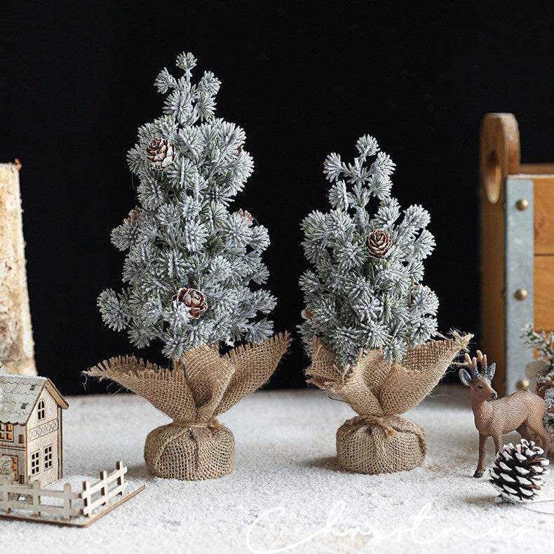 Decoratiune Craciun pentru Masa, Flippy, Ornament de Decor Model Brad de Craciun de Dimensiuni Mici cu Fulgi Albi, pentru Birou si Interior, din Plastic Calitativ 27 cm, Verde Alb - vivimall.ro