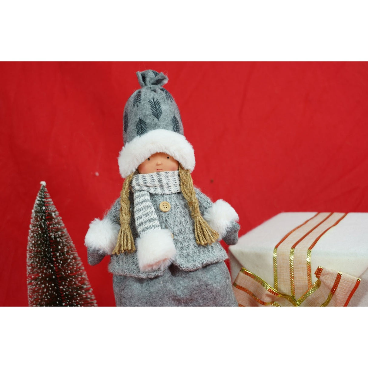 Ornament de Craciun papusa, Vivimall, gri/alb, textil, 43 cm - vivimall.ro