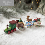 Detaliu figurine tren decorativ Crăciun din lemn pictat – brăduți, urșuleți și oameni de zăpadă