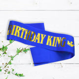 Panglica pentru Aniversare, Vivimall, Model Birthday King, Tematica Aniversare, 160x9.5 cm, Albastru - vivimall.ro