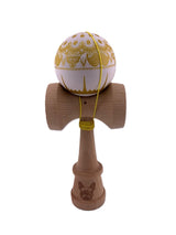 RESIGILAT - Kendama X Originala, Profesionala, Flippy, Legendary IMPERIAL, Super Sticky, Cupe Mari KING SIZE V3, Gaura in Baza, Rulment Metalic, din lemn 18 cm, Ata 62/65 cm, Alb/Auriu - vivimall.ro