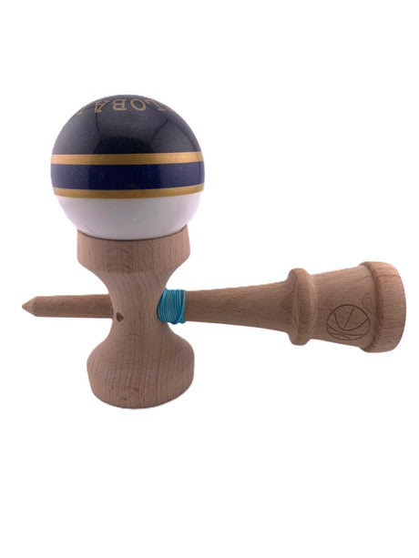 RESIGILATE - Kendama X Originala ROYAL SPIKE, Profesionala, Flippy, Cupe Mari KING SIZE V3, Super Sticky, Gaura in Baza, Rulment Metalic, din lemn 18 cm, Ata 62/65 cm, Inel Albastru inchis - vivimall.ro