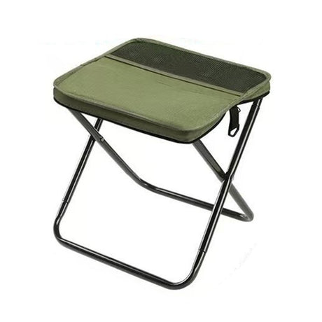 Scaun taburet pliabil verde pentru camping, vedere frontală, pânză Oxford și cadru metalic în X