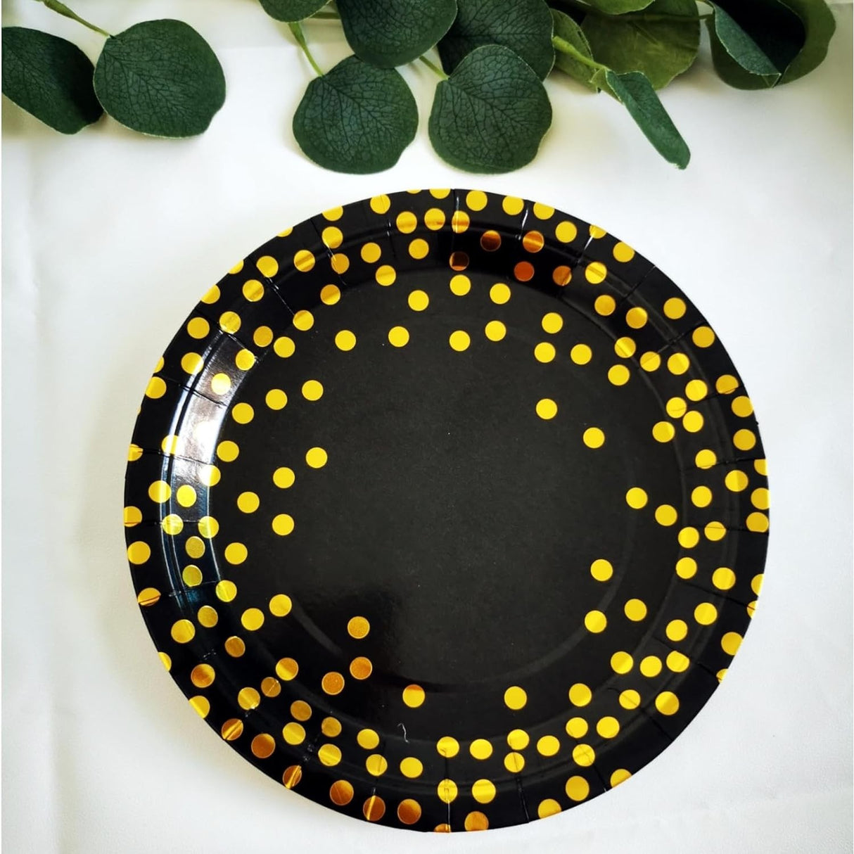 Set 10 Farfurii Unica Folosinta, Vivimall, Imprimeu cu Buline, din Carton, Diametru 23 cm, Negru/Auriu - vivimall.ro