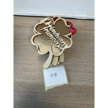 Set 100 bucati Martisor cu Magnet Model Primavara Frumoasa Trifoi - vivimall.ro