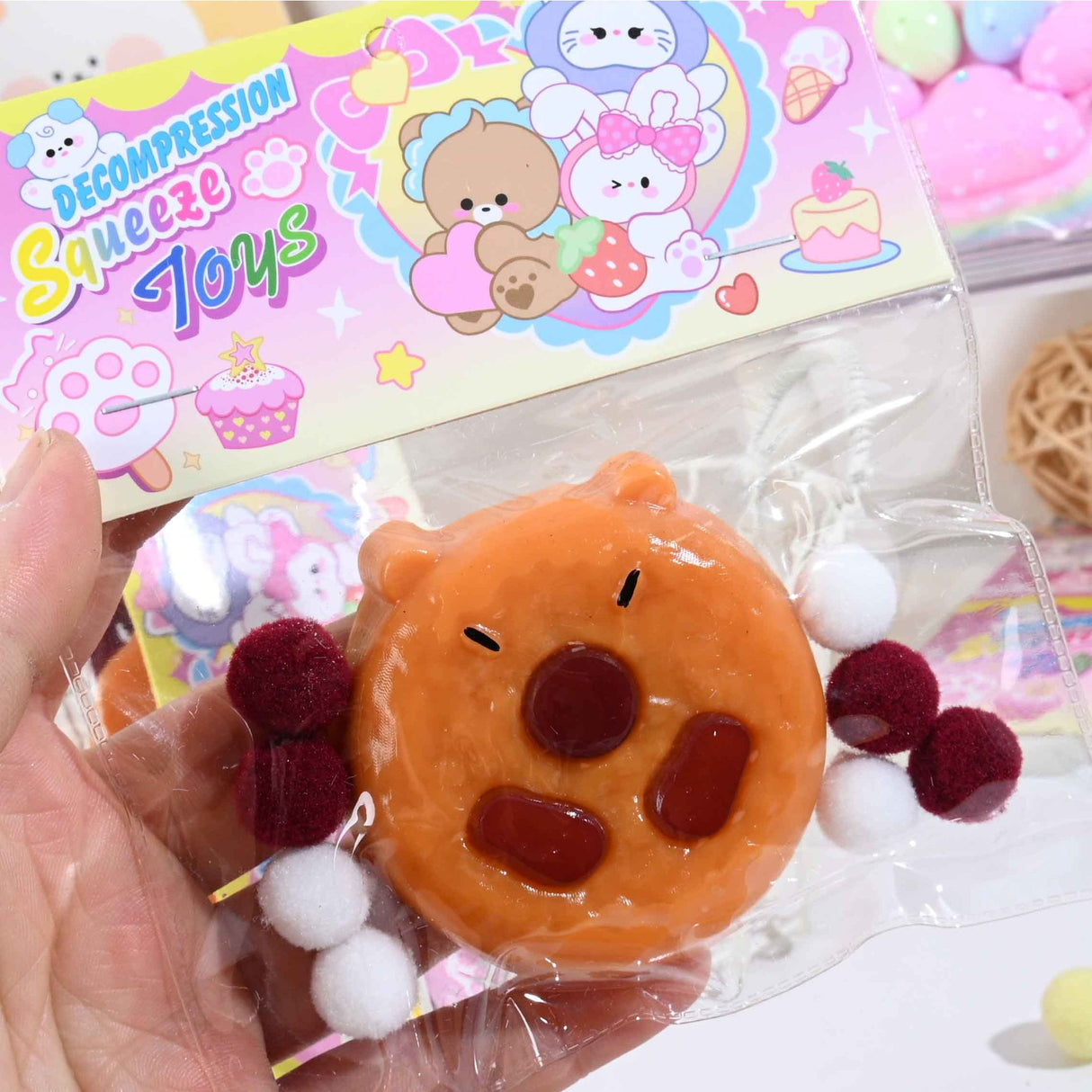 Set 12 Jucarii Antistres Squishy, Vivimall, cu Revenire Lenta, Squeeze Pinch Family, Forma de Biscuite Rotund, Model Capybara, 7x6.5 cm, 55g, Ambalaj Transparent, Maro - vivimall.ro