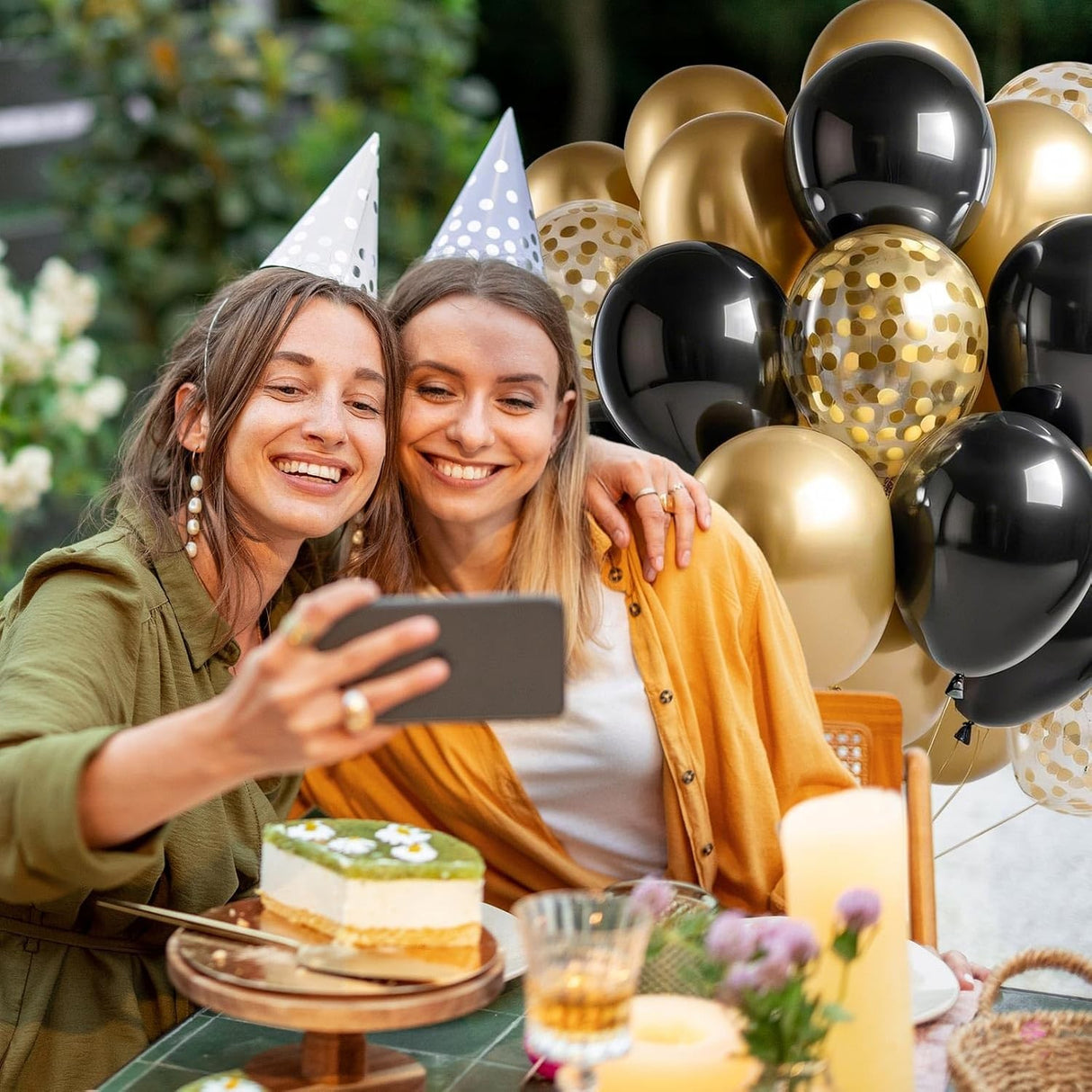 Set 16 Baloane din Latex, Vivimall, Model Party, 30 cm, Auriu, Negru, Confetti, 2.8 g - vivimall.ro