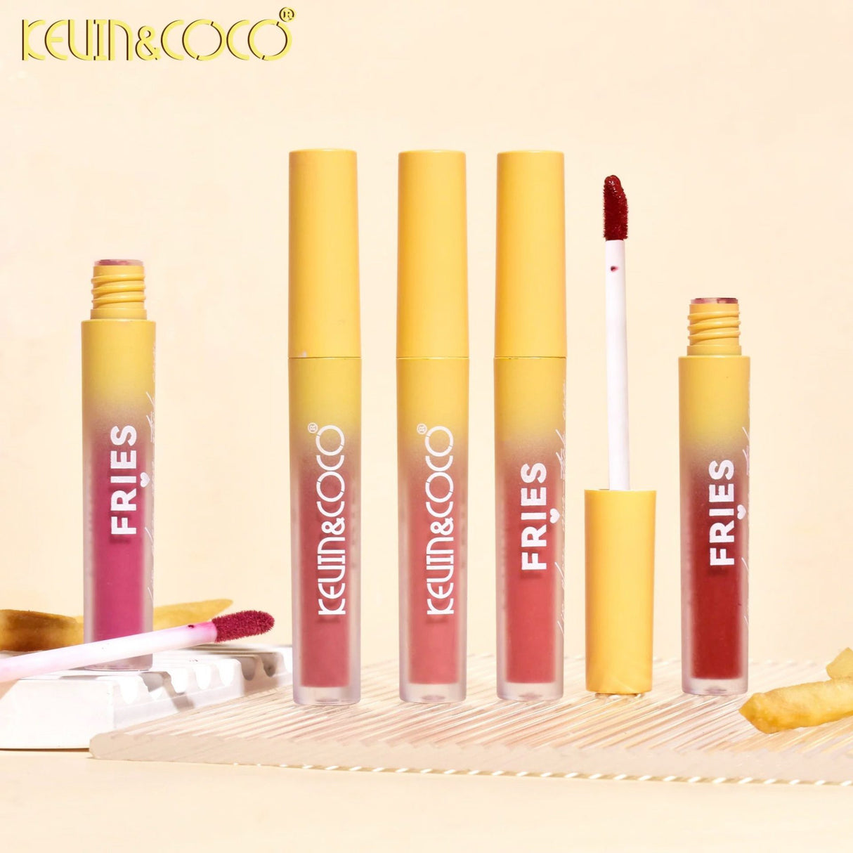 Set lip gloss Kevin&Coco Fries Baby Model C în ambalaj original, dimensiuni pachet 12,80 x 7,20 cm