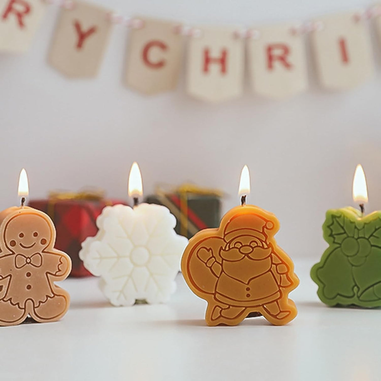 Set 4 Lumanari Parfumate, Vivimall, Tema Craciun, din Parafina, 10.2 x 9.1 x 2.7 cm, Multicolor - vivimall.ro