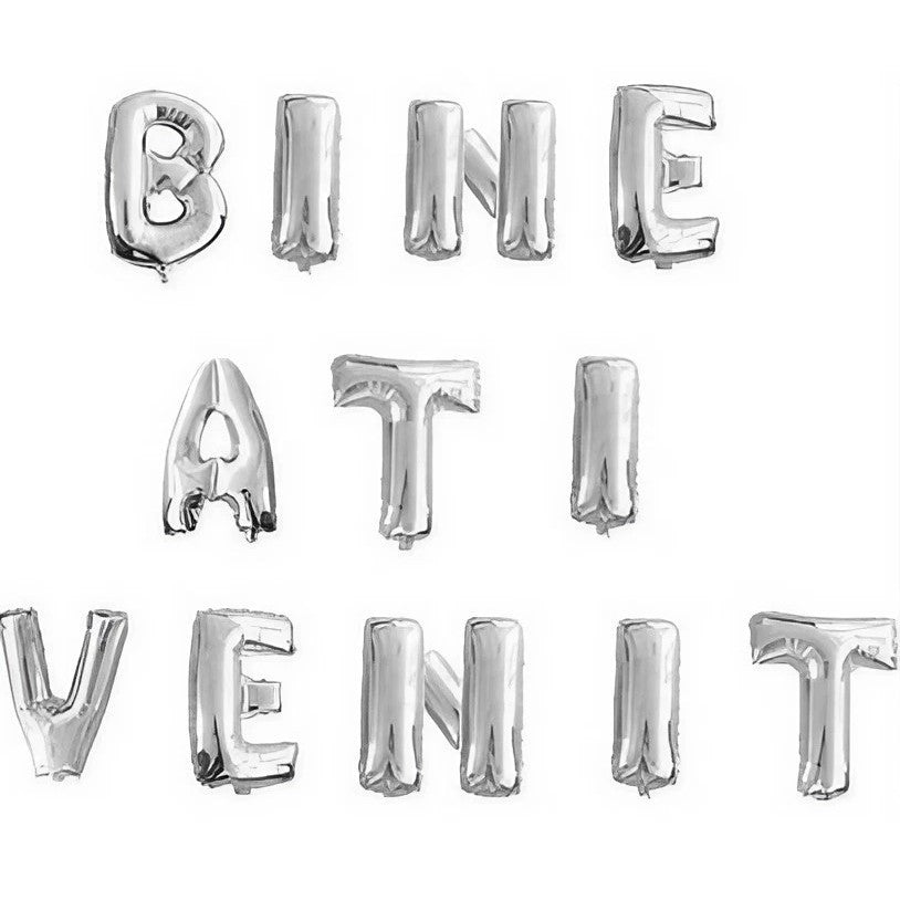 Set Baloane din Folie Metalizata, Vivimall, Figurine Litere, Model Bine Ati Venit, Tema Aniversare, 40 cm, Ambalaj Individual, Pai inclus, Umflare cu Aer sau Heliu, Argintiu - vivimall.ro