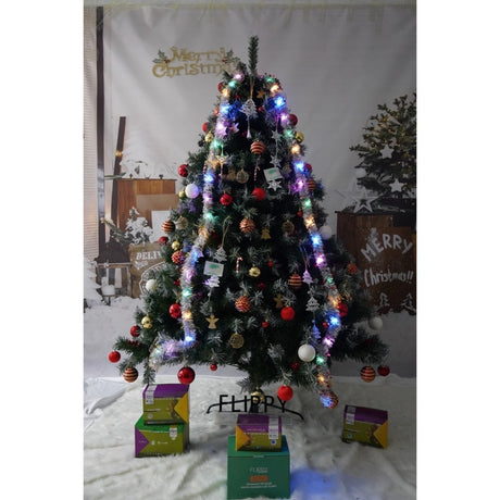 Set brad artificial de Craciun si elemente decorative, nins, decorat cu conuri pin, pentru interior/exterior, inaltime 210 cm, diametru 147 cm, 1150 ramuri, Flippy, verde, suport metalic inclus - vivimall.ro