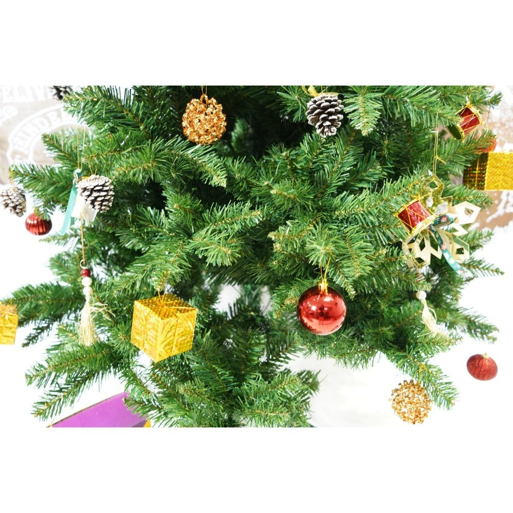 Set brad artificial de Craciun si elemente decorative, nins, decorat cu conuri pin, pentru interior/exterior, inaltime 210 cm, diametru 131 cm, 630 ramuri, Flippy, alb/verde, suport metalic inclus - vivimall.ro