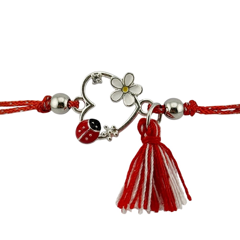 Detaliu pandantiv brățară mărțișor Jolie – inimă cu floare albă și pietre decorative, material inox