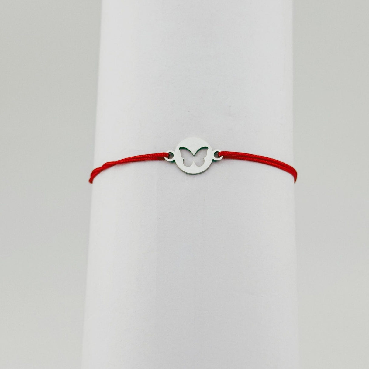 Bratara Martisor pentru Dama, Jolie, Model Fluture in Cerc, Set 12 bucati, Pandativ Argintiu din Inox cu Snur Rosu Ajustabil - vivimall.ro