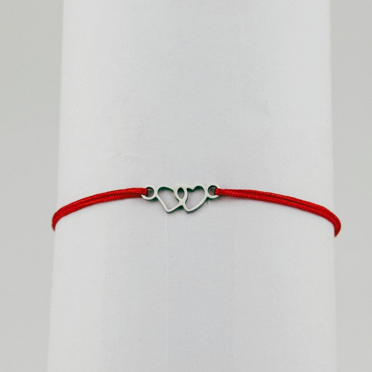 Bratara Martisor pentru Dama, Jolie, Model Doua Inimi, Set 12 bucati, Pandativ Argintiu din Inox cu Snur Rosu Ajustabil - vivimall.ro