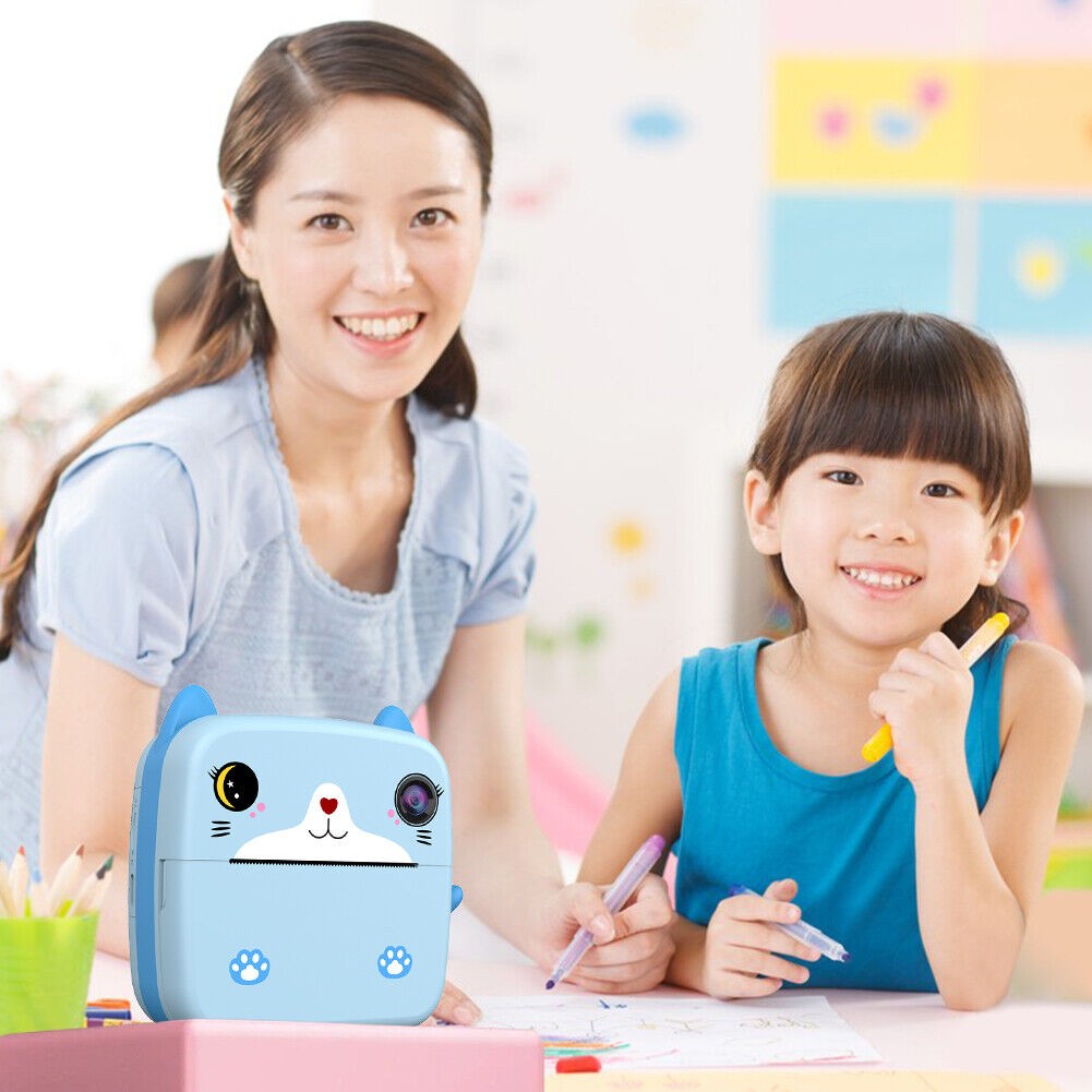 Set Camera Instantanee pentru Copii, Flippy, Ecran HD 2.4'', 24MP, 720P Video, 1200 mAh, cu Functie de Printare Alb-Negru, cablu USB-C, Bluetooth, Compatibil iOS/Android, Imprimare APP, Model Kitty, Albastru - vivimall.ro