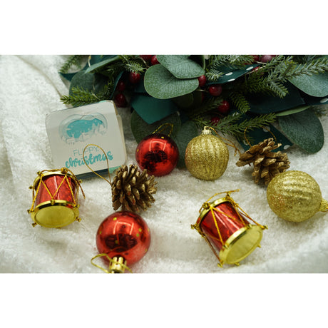 Set de 20 ornamente de brad, Vivimall, de tip Glob, Multicolor, din polistiren, cu finisaj sclipitor , cutie  4  cm adancime x 20  cm lungime x 16  cm inaltime - vivimall.ro