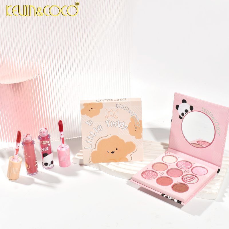 Set machiaj Kevin&Coco model Panda pe suprafață albă, prezentare completă conținut pachet