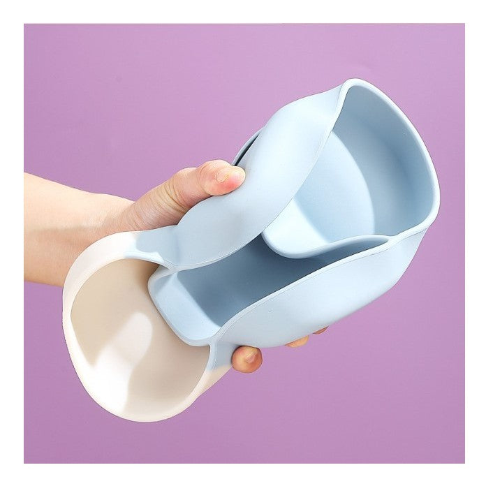 Set diversificare bebelusi Vivimall, din silicon, 18 x 19.5 cm, 1 farfurie compartimentata in formade ciuperca, lingurita si furculita, pai, perie pai, fara alergeni, ventuza fixare,  forma creativa,  albastru - vivimall.ro