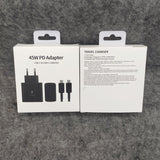 Încărcător tip C 45W conectat la priză, în uz, compatibil telefoane și tablete
