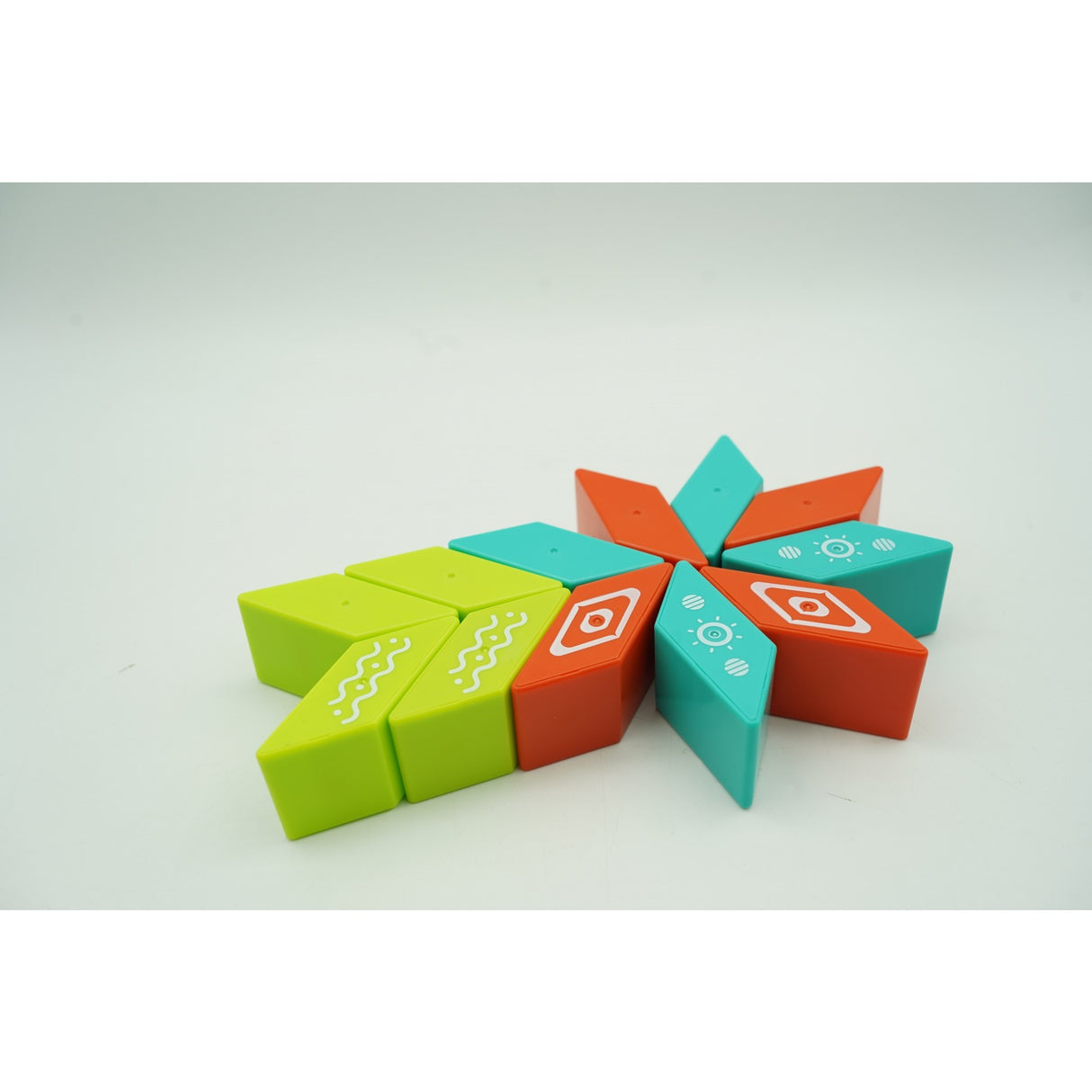 Set inteligent de constructie cu piese magnetice, 26 piese, +3 ani, multicolor - vivimall.ro