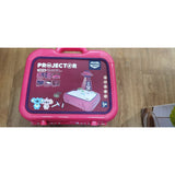 Set jucarie educativa proiector cu masa pentru desen, 48 de imagini, 6 discuri de proiectare, creioane colorate, cutie depozitare, +3 ani, Rosu, Resigilat - vivimall.ro