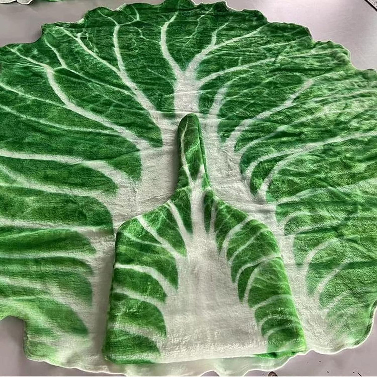 Set Patura Flanel Si Caciula Forma Frunza De Salata, Pentru Nou-Nascuti, Material Poliester, 85 Cm - vivimall.ro