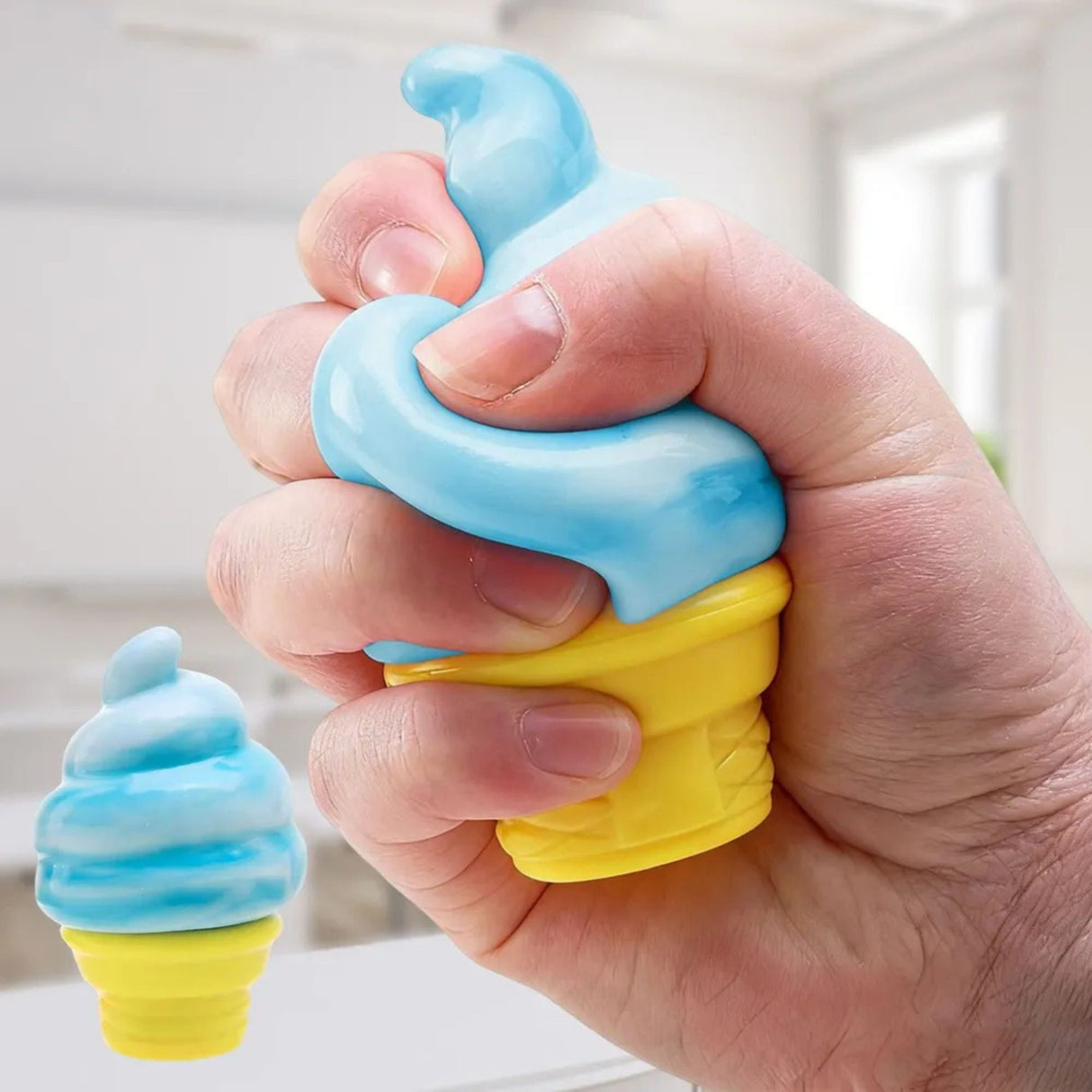 Jucarie Senzoriala Squishy, Flippy, Model Inghetata, 1 Bucata, Jucarie Antistres Soft Touch pentru Copii/Adulti, Culoarea Aleatoarie, Efect Calmant cu Revenire Lenta, 8.5 x 6 x 6 cm - vivimall.ro
