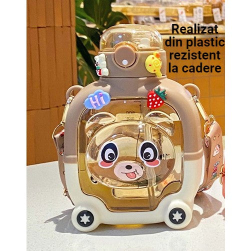 Sticla cu pai pentru copii, Vivimall, model ursulet, gradata, stickere aplicate, curea reglabila, din plastic rezistent la cadere, 1l, Maro, 20 x 13 cm - vivimall.ro