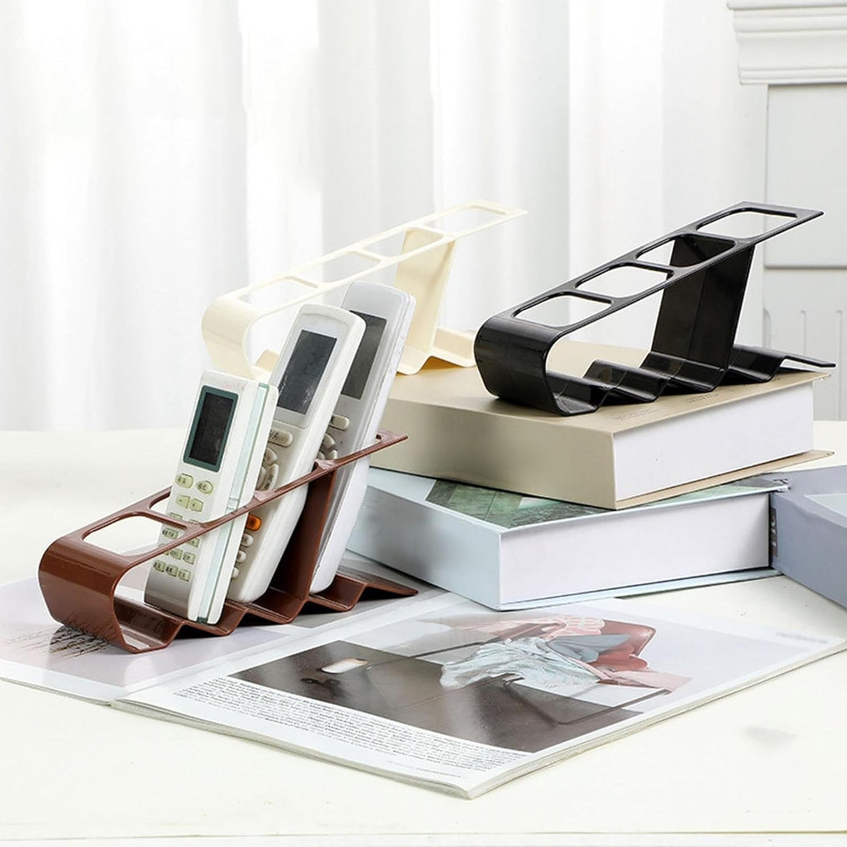 Suport de Birou, Vivimall, din Plastic, pentru Telecomenzi, Telefoane, 18 x 7 x 9 cm, Maro - vivimall.ro