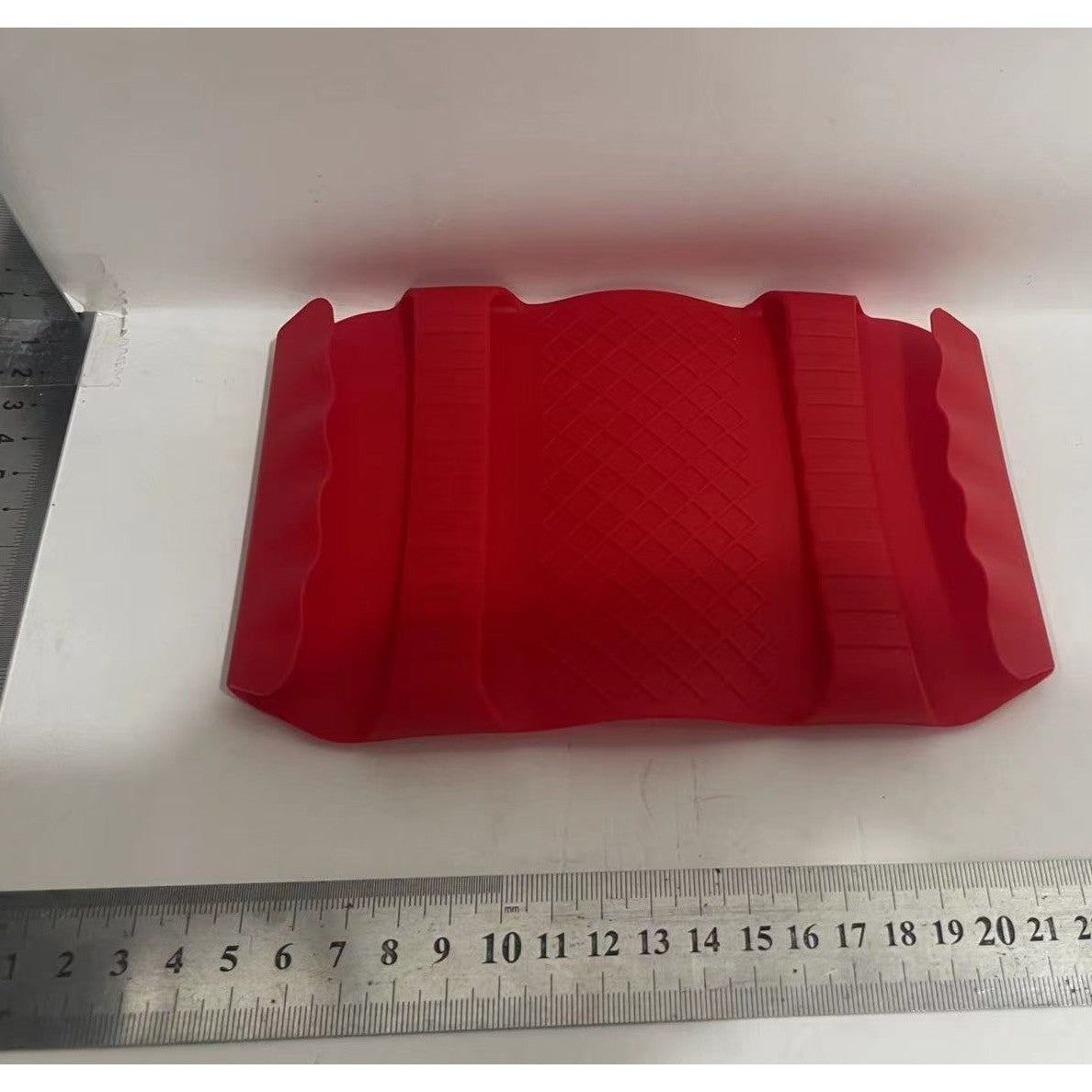 Suport de Silicon Multifunctional de Mana, Vivimall, pentru Cuptor, Alimente Fierbinti, Carne, Izolare Termica, Anti-alunecare, 18x12x1.5 cm, Rosu - vivimall.ro