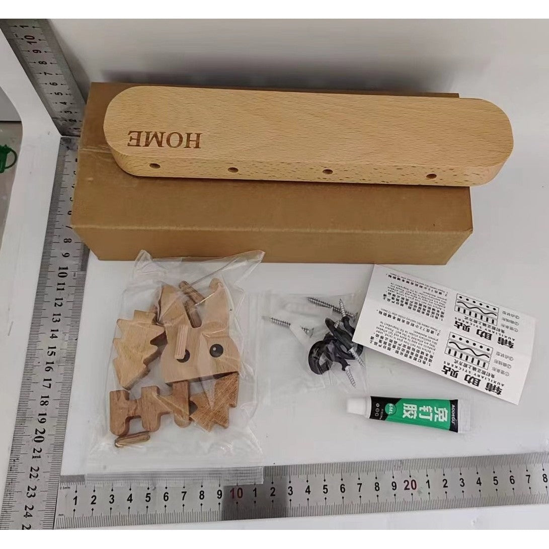 Suport pentru Chei, Vivimall, din Lemn, Aplicare fara Perforare, Adeziv Inclus, 5 Carlige Negre, Model Iepure, Greutate Suportata 5 kg, 13.5 x 22 cm, Maro - vivimall.ro