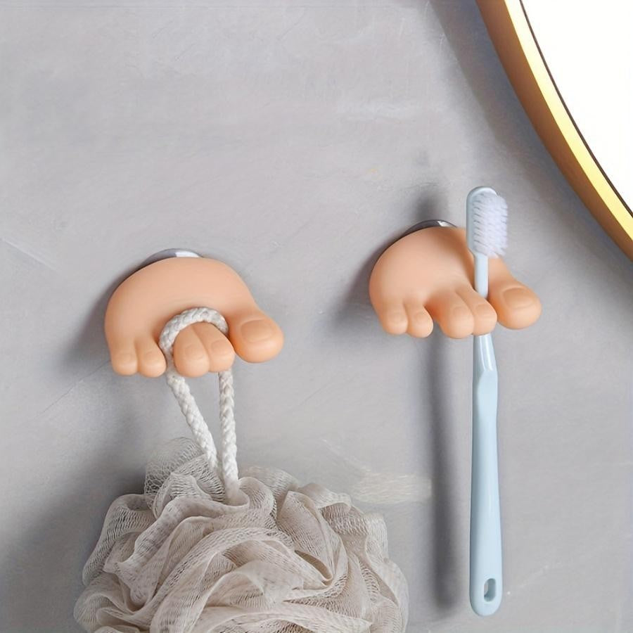 Suport de Baie, Vivimall, Multifunctional, pentru Periute/Cabluri, din PVC, cu Ventuza, Model Picior, 4 x 6.5 cm, Crem - vivimall.ro