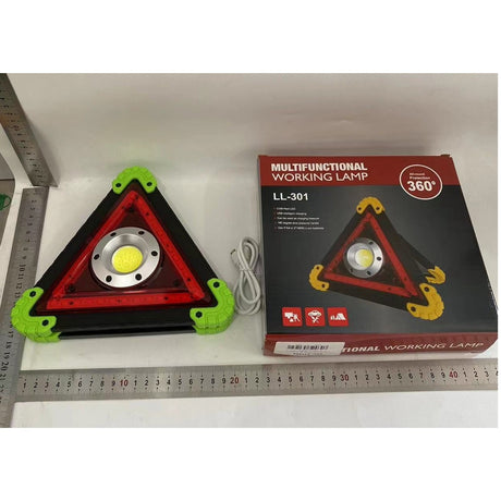 Triunghi Multifunctional de Avertizare, Vivimall, Lanterna LED, Impermeabil IP65, 800 lm, 2 x AA, Functie Incarcare Telefon, USB si Micro USB, COB 33, Verde - vivimall.ro