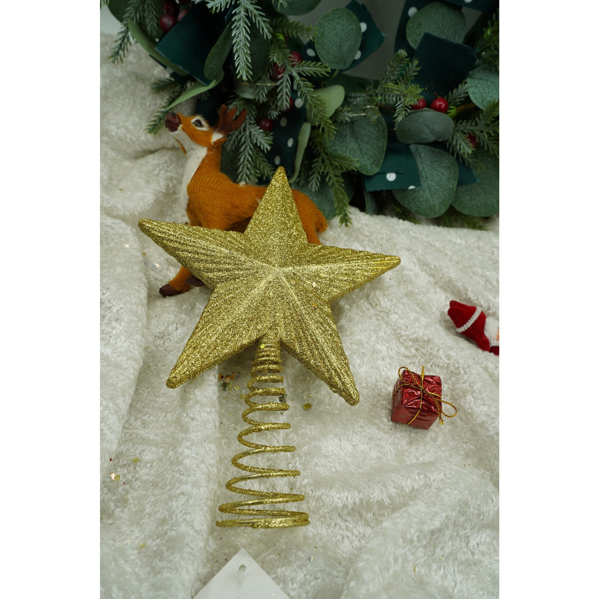 Varf decorativ de brad, Auriu, in forma de Stea, cu design in relief, din Plastic/Metal, 15.5 cm x 20.5 cm, Interior/Exterior, Vivimall - vivimall.ro